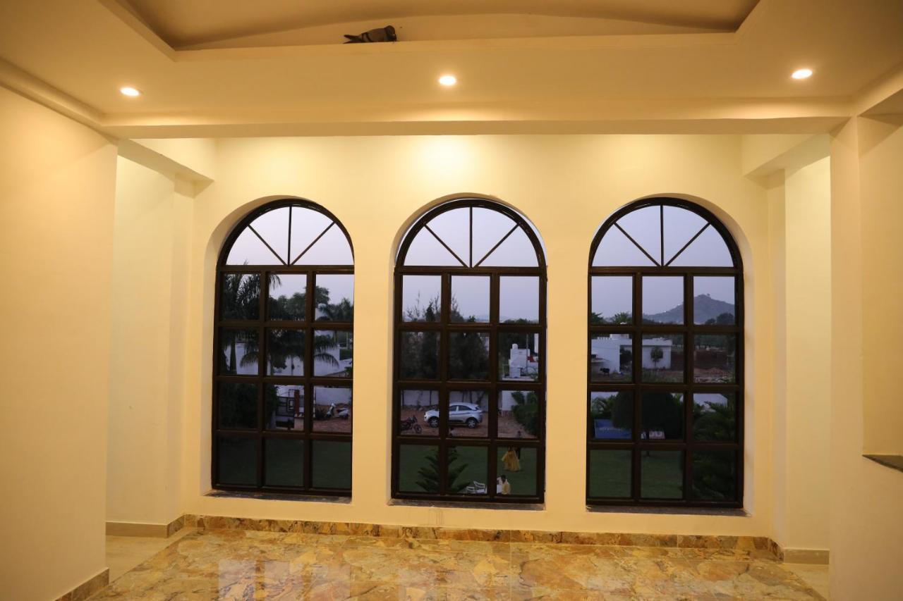 Winter Mountain Resort Pushkar Exterior photo