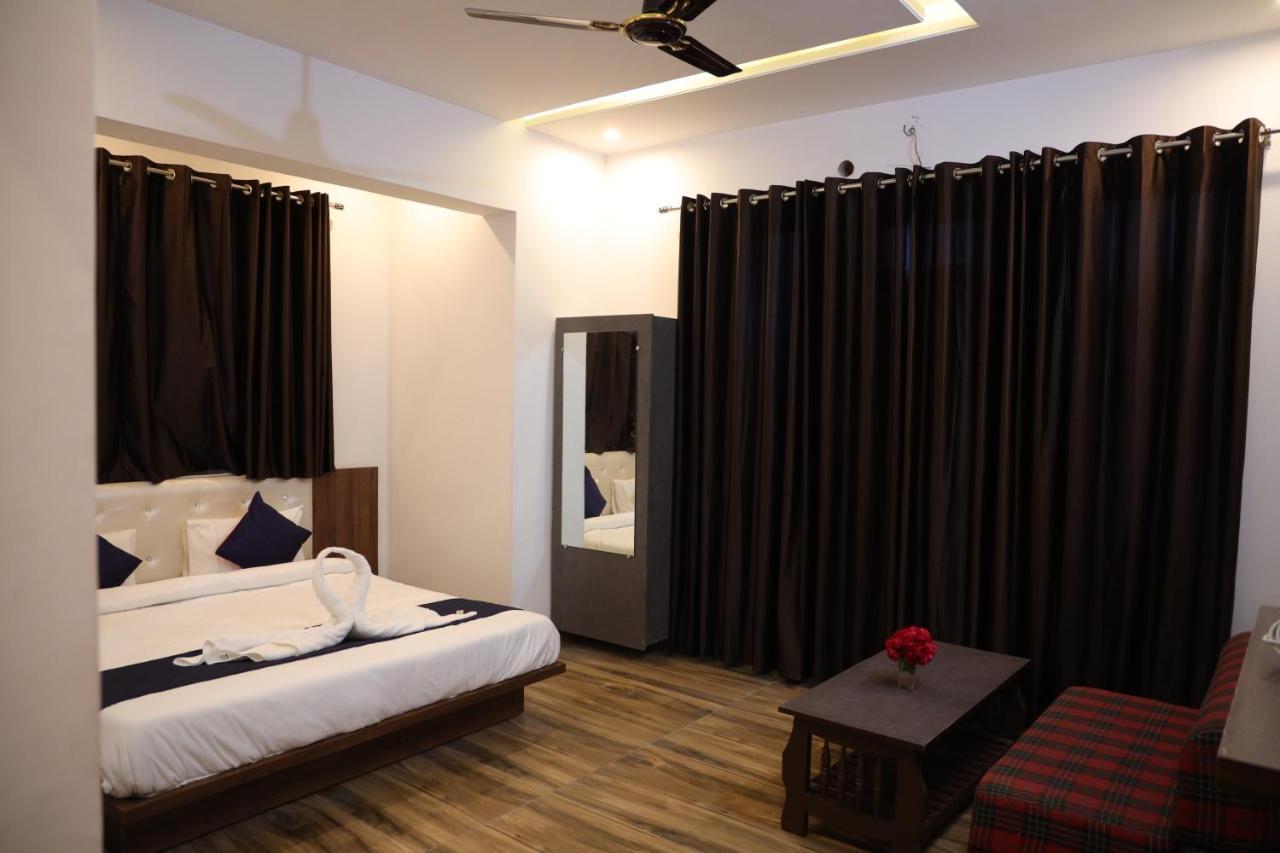 Winter Mountain Resort Pushkar Exterior photo