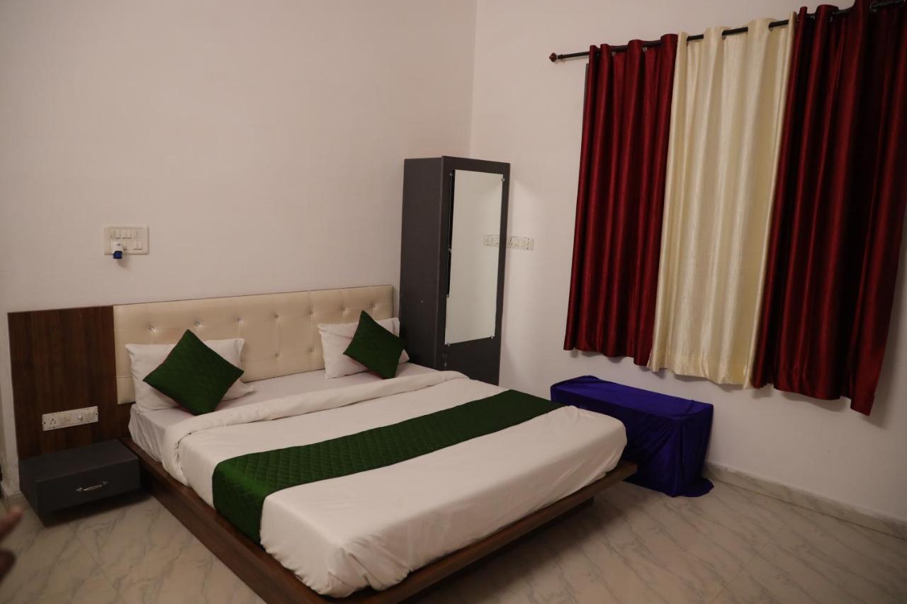 Winter Mountain Resort Pushkar Exterior photo